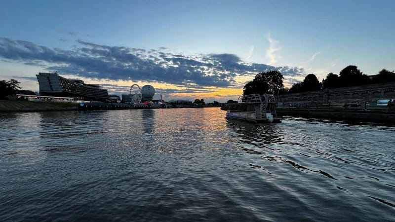 Krakow: Day or Night Vistula River Cruise with Audio Guide - The Norbertine convent and the first stretch