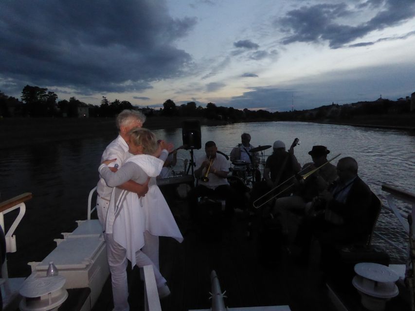 Krakow: Evening Cruise with a Glass of Wine - Wine, beer, and the onboard setup