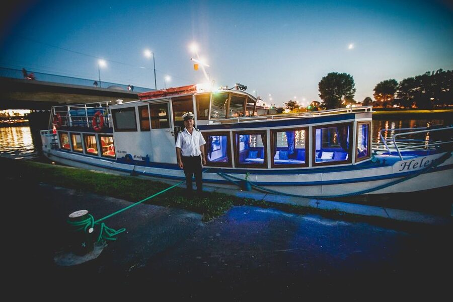 Krakow: Evening Cruise with a Glass of Wine - Who will enjoy this cruise most?