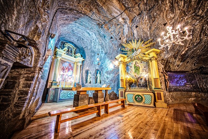 Krakow: UNESCO Bochnia Salt Mine Tour & Boat Expedition - Descending into a real salt mine