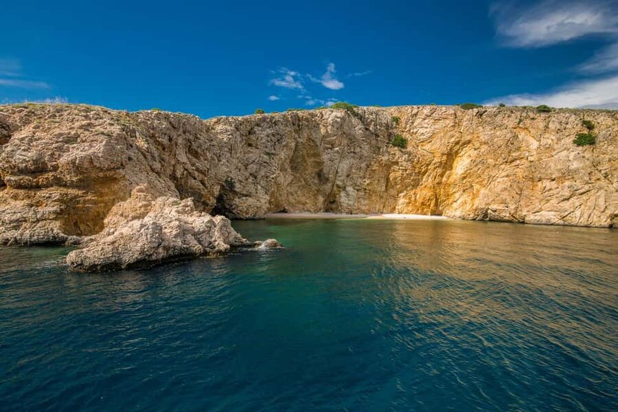 Krk: Golden Beach and Blue Cave Cruise with Welcome Drink - What Makes This Krk Cruise Worth Considering