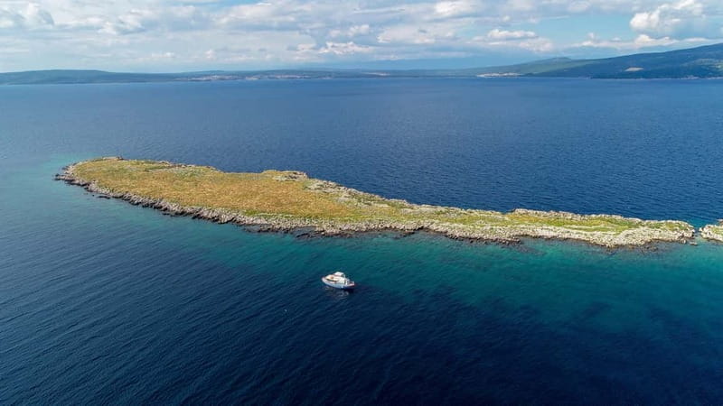 Krk: Golden Beach and Blue Cave Cruise with Welcome Drink - Who Will Enjoy This Cruise Most