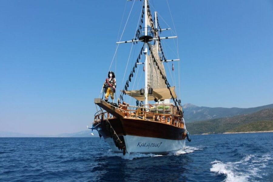 Kusadasi & National Park Boat Tours with Lunch and Transfer - The morning pickup and the boat called Matador