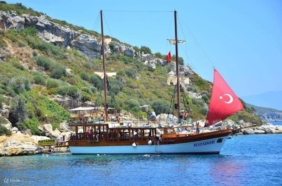 Kusadasi & National Park Boat Tours with Lunch and Transfer - Lunch on the upper deck or below
