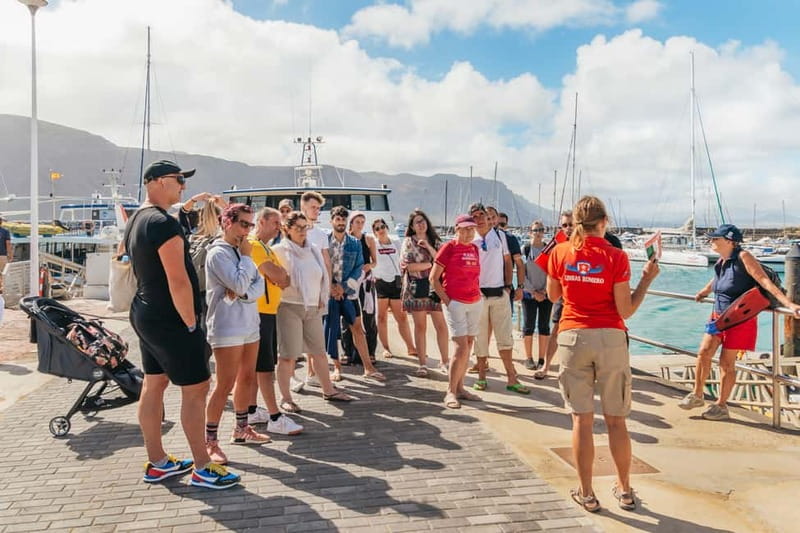 La Graciosa: Island Cruise with Lunch and Water Activities - Swimming and kayaking in the marine reserve