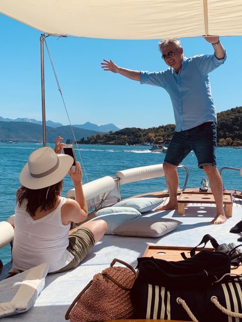 La Spezia: Cinque Terre and Portovenere Full-Day Boat Tour - Group size, comfort, and accessibility