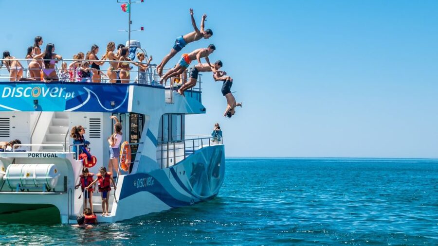 Lagos: Dolphins & Caves - Catamaran - The snack and onboard comforts