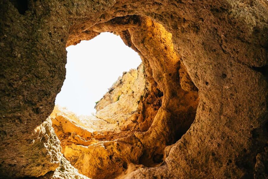 Lagos: Ponta da Piedade Coastline Boat Cruise - The lighthouse, explorers, and local stories