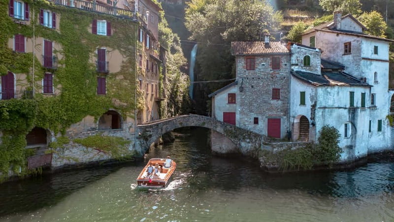 Lake Como: Classic Boat Private Tour - The two-hour route: the best look at central Lake Como