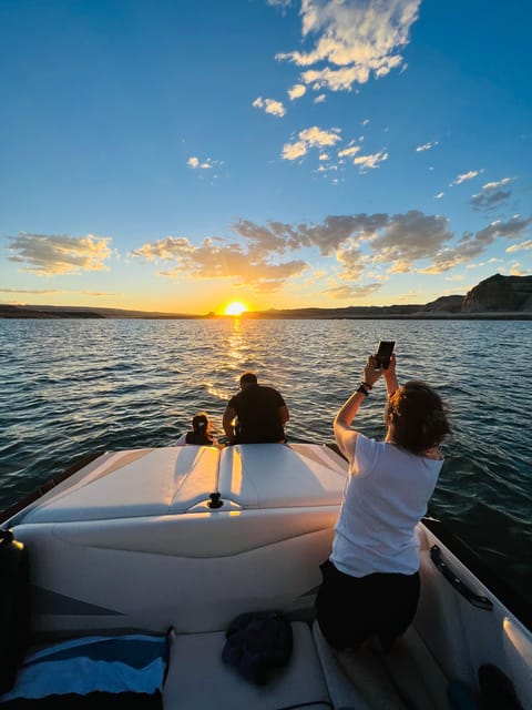 Lake Powell: Antelope Canyon 2-Hour Photo Boat Tour - The Chains and the approach to Antelope Canyon