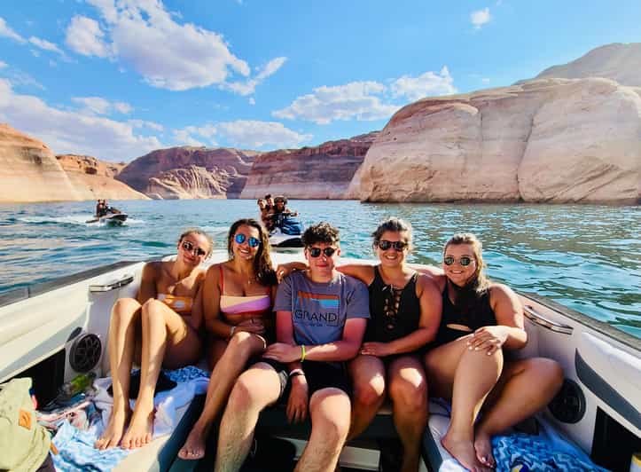 Lake Powell: Antelope Canyon 2-Hour Photo Boat Tour - A 15-minute swim in the canyon