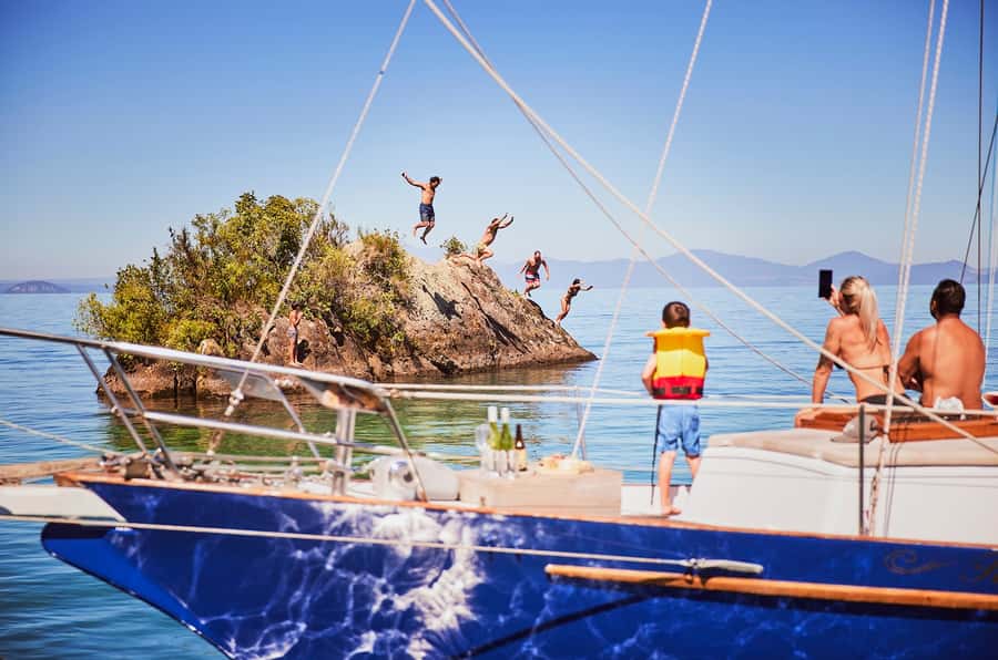 Lake Taupo: Classical Sailing to the Māori Rock Carvings - Leaving Taupō Marina under sail
