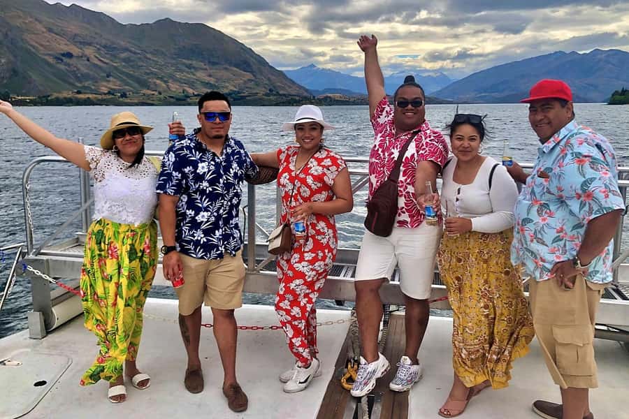 Lake Wanaka Happy Hour Cruise - Chatting with the crew instead of following a formal talk
