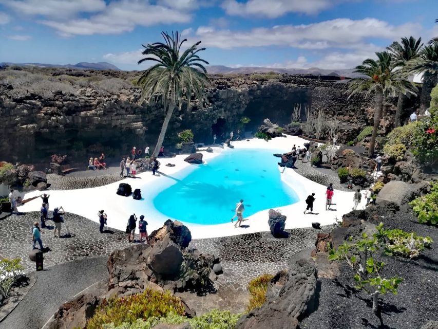 Lanzarote: Jameos del Agua & North Island for Cruise Guests - The Famara massif viewpoint and La Graciosa