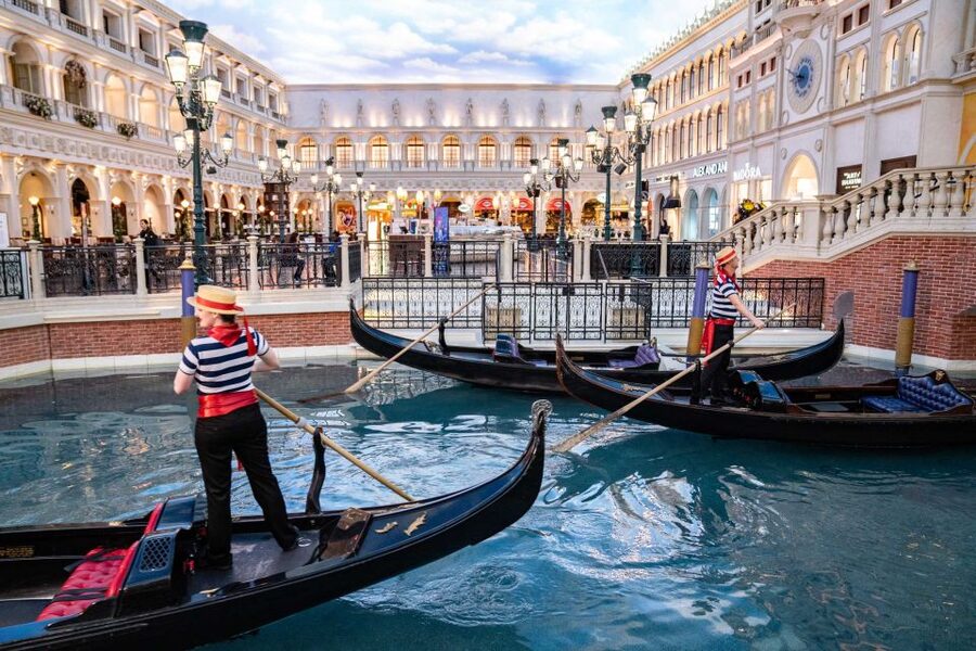 Las Vegas: Entry to Madame Tussauds with a Gondola Cruise - From Madame Tussauds to the Venetian gondola