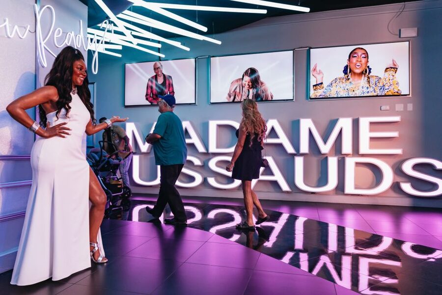 Las Vegas: Entry to Madame Tussauds with a Gondola Cruise - Timing your visit for better photos