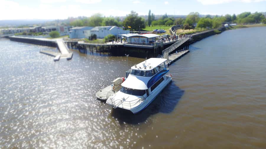Launceston: 2.5-Hour Afternoon Discovery Cruise - North along the Tamar River