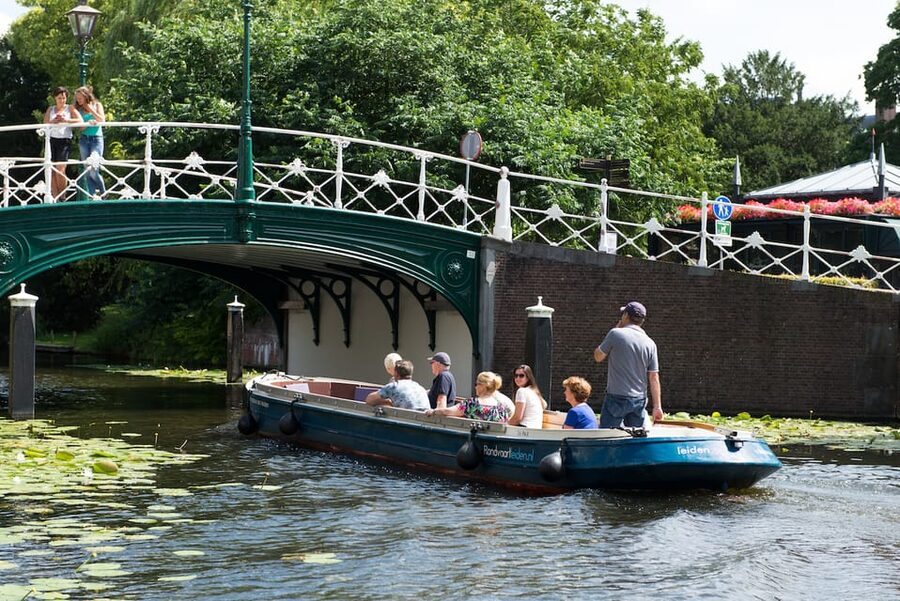 Leiden: Guided City Canal Cruise - The first stretch through Leiden’s city center