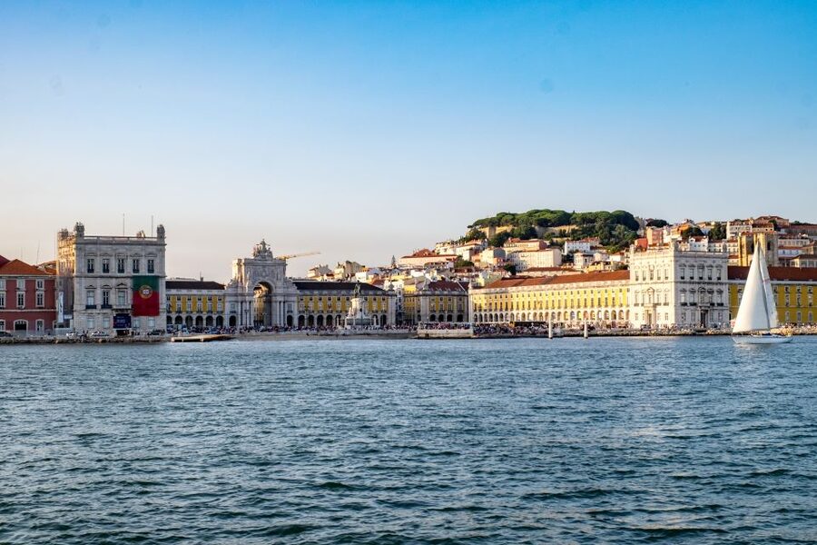 Lisbon: 1 or 2-Hour Cruise along the Tagus River - Who should choose this cruise?