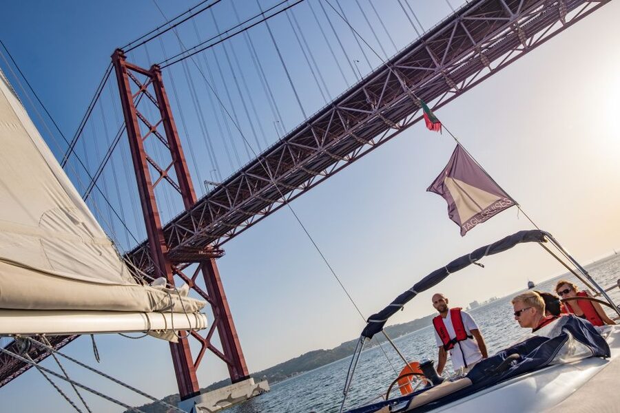 Lisbon: 1 or 2-Hour Cruise along the Tagus River - What the skipper adds to the trip