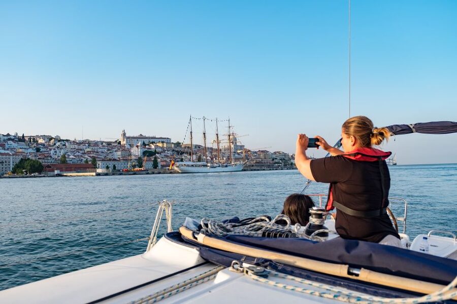 Lisbon: 1 or 2-Hour Cruise along the Tagus River - Safety, children, and comfort