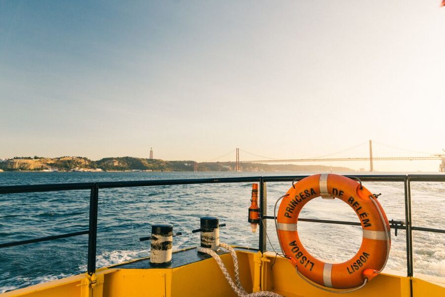 Lisbon: Boat Tour Ticket and Hop-on Hop-off 48-Hour Bus. - Key points to know before you buy