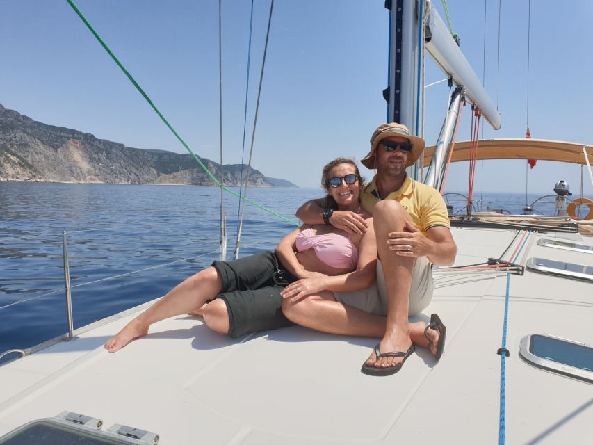 Lisbon: Champagne Sailing Tours - Drinks, snacks, and the relaxed pace