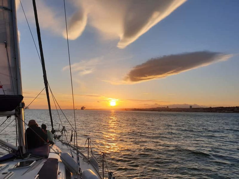Lisbon: Daytime or Sunset Boat Cruise with History and Wine - Starting at Doca de Belém