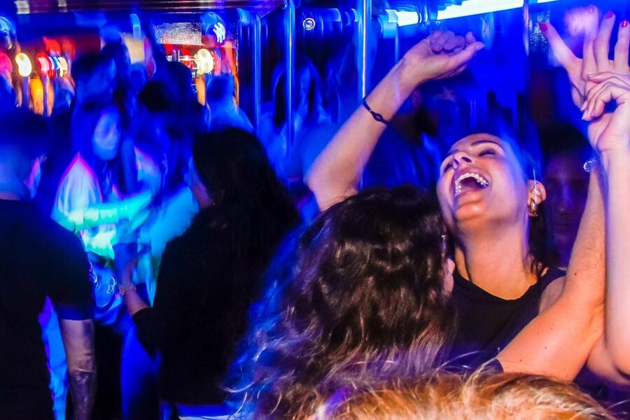 Lisbon: Disco Night Cruise with DJ and Open Bar - A party boat with Lisbon as the backdrop
