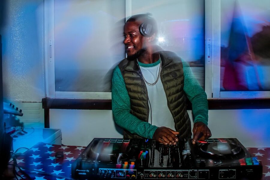 Lisbon: Disco Night Cruise with DJ and Open Bar - Christ the King across the Tagus