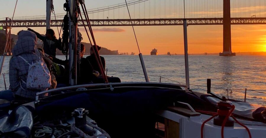 Lisbon: Enjoy a Sunset or Night Tagus River Sailboat Cruise - The South Bank and the 25 April Bridge