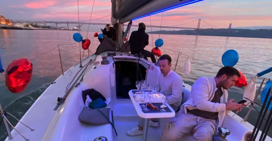 Lisbon: Sailboat Tour w/ Local Guide and Open Bar Green Wine - Sailing toward the Monument to the Discoveries