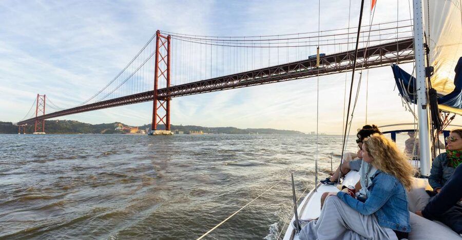 Lisbon: Sailing Tour on the Tagus River - The boat, group size, and feel on the water