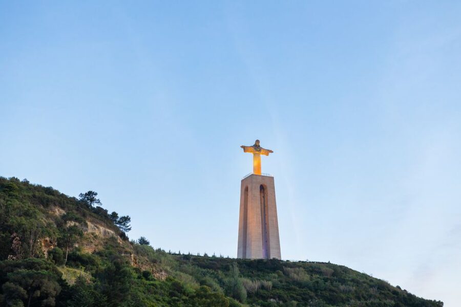 Lisbon: Sailing Tour on the Tagus River - From Belém to the Monument of Discoveries