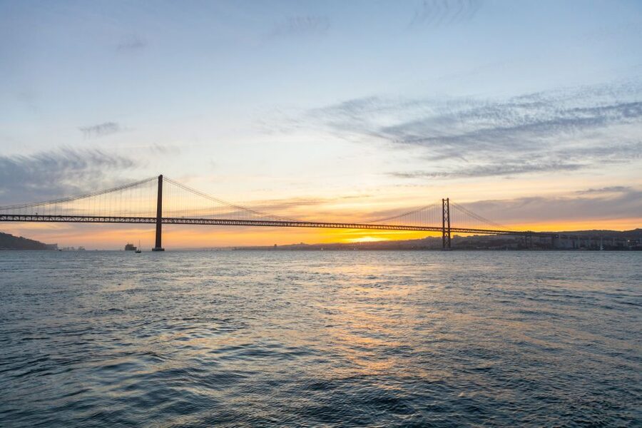 Lisbon: Sailing Tour on the Tagus River - Sailing beneath the 25 de Abril Bridge