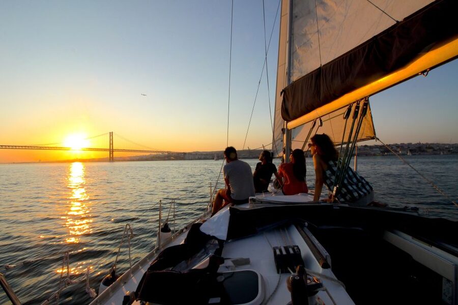 Lisbon: Sailing Tour with Wine and Snacks - Key things to know before you sail