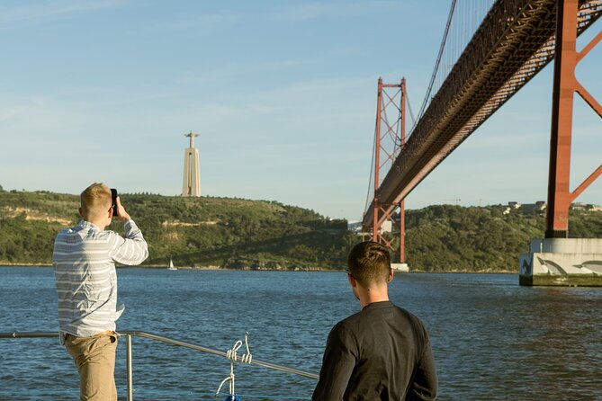 Lisbon: Sunset Catamaran Boat Tour with Music and Drinks - Why this Tagus River cruise works so well at sunset