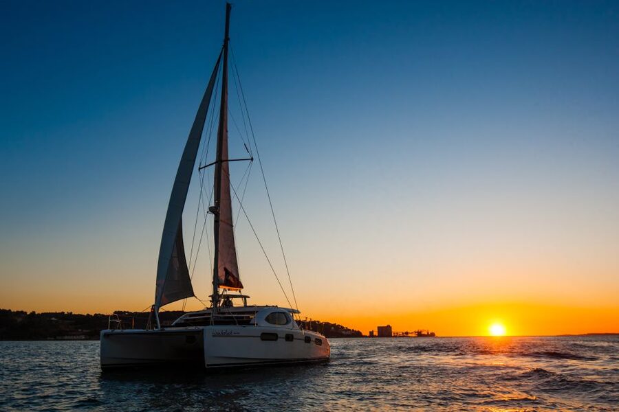 Lisbon: Sunset Cruise With Drinks on Spacious Yacht - Why a Lisbon sunset cruise works so well