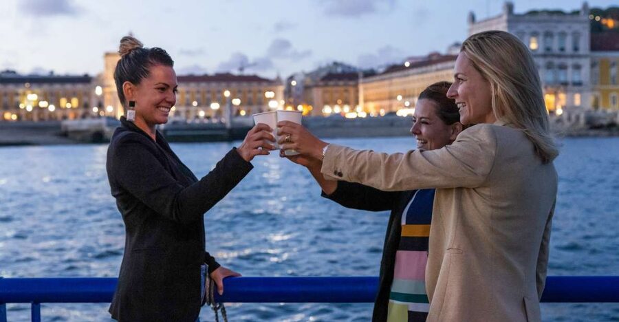 Lisbon: Sunset Cruise with Live DJ and Drinks - Drinks, seating, and the onboard atmosphere