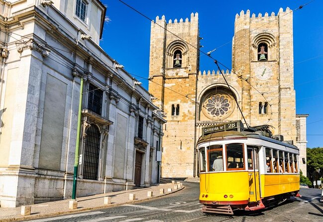 Lisbon: Sunset Sailing with Portuguese Wine and History - Five things to know before booking