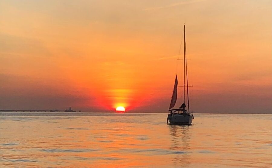 Lisbon: Tagus River Cruise, Morning, Day, Sunset, or Night - Leaving from Belém and settling aboard