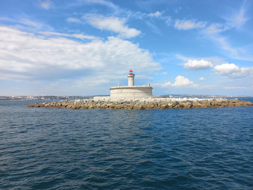Lisbon: Tagus River Cruise to the Ocean & Dolphin Watching - Cais do Sodré and the finish at the same terminal