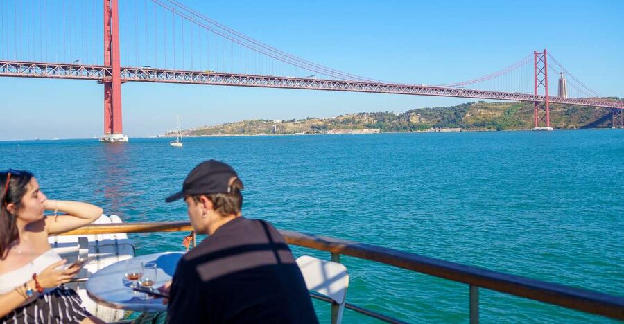 Lisbon: Tagus River Cruise with Welcome Drink - Leaving Commerce Square behind