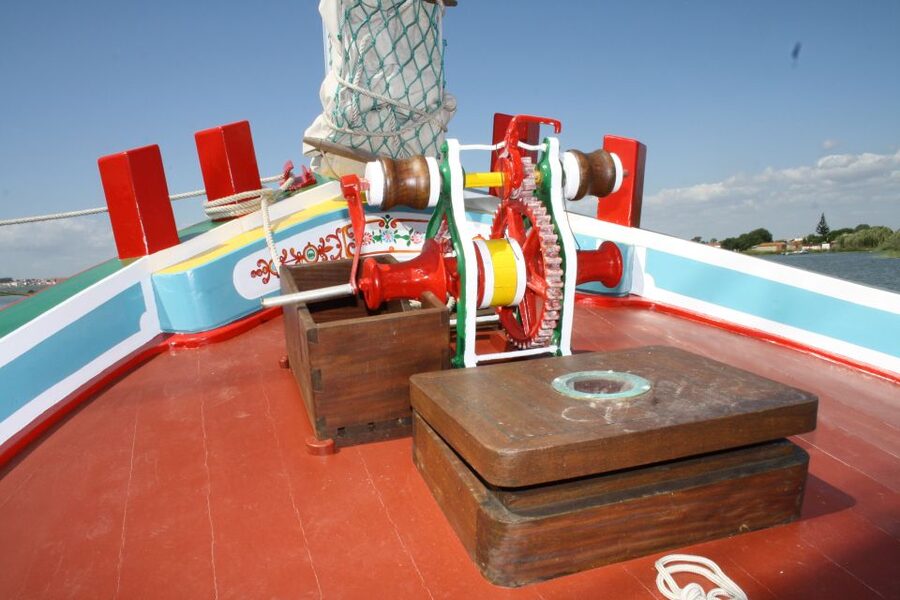 Lisbon: Tagus River Express Cruise in a Traditional Vessel - Starting at Terreiro do Paço