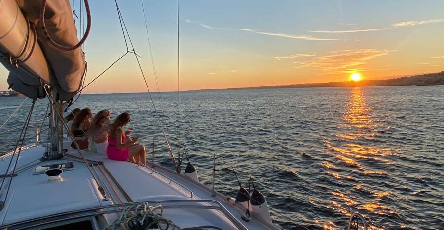 Lisbon: Tagus River Sailboat City Cruise - Belém Tower and the monuments of departure