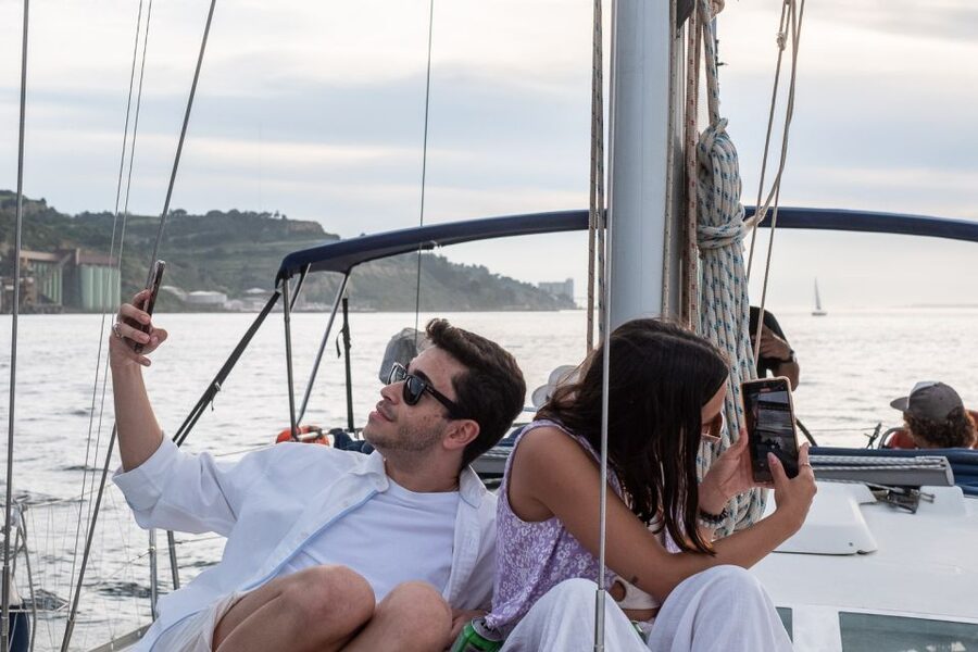 Lisbon: Tagus River Sunset Cruise with Drinks - Commerce Square and Alfama from the Tagus