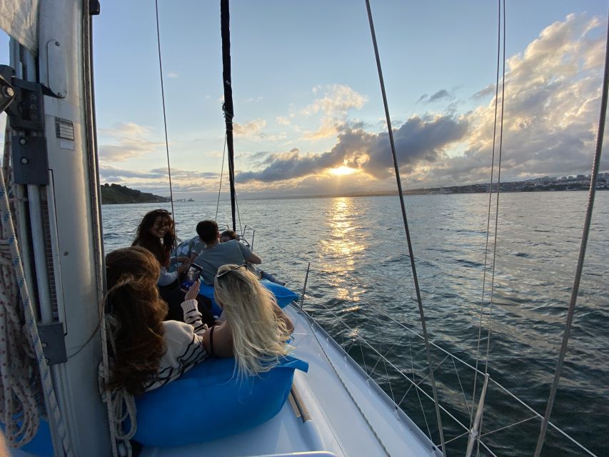 Lisbon: Tagus River Sunset Cruise with Drinks - Belém Tower and the Monument to the Discoveries