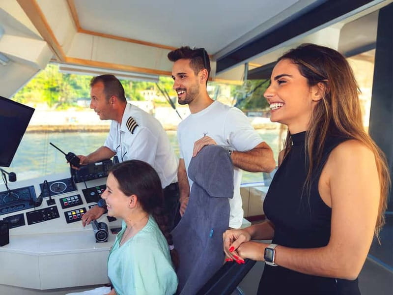 Lisbon: Tejo River Sightseeing Cruise - Seating, weather, and comfort