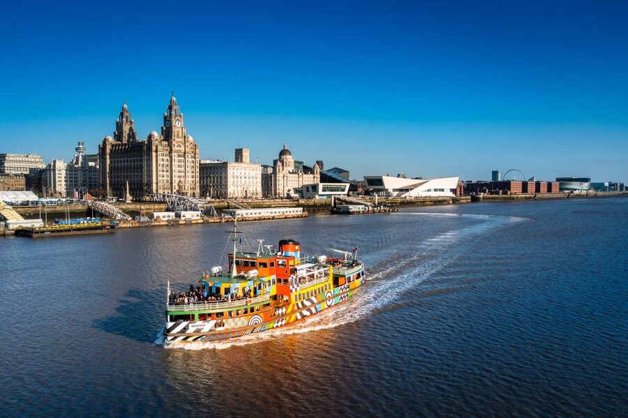 Liverpool: River Cruise and Hop-On Hop-Off Bus Tour - The guides make the ride better