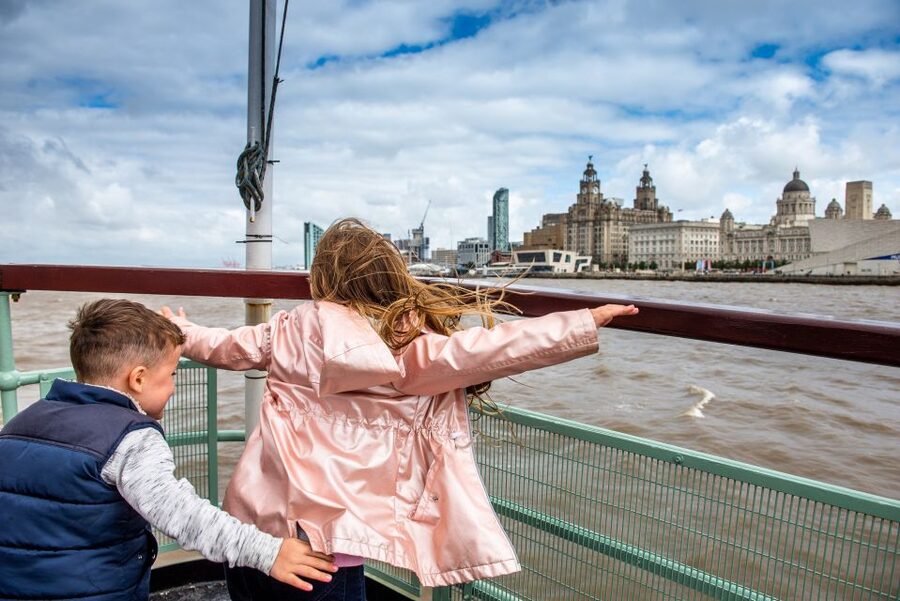 Liverpool: River Cruise and Hop-On Hop-Off Bus Tour - Getting the most from the ferry commentary